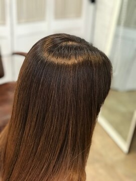 モスト(MOST) 艶感ストレートヘア