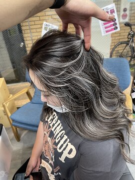 ラフ(LAFF) #バレイヤージュ#グレージュカラー#ボブウルフ#ココアベージュ