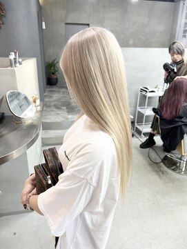 クリム(qulim) ホワイトベージュ