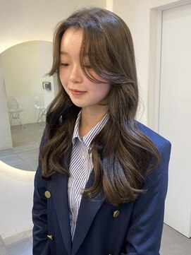 ナリテ. ゆるウェーブ×オリーブベージュ