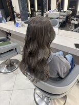 アース 高田馬場店(HAIR&MAKE EARTH)&nbsp;透明感抜群！アッシュグレージュのウェーブロング