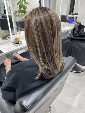 ノーム(NORME) 細めコントラストハイライト