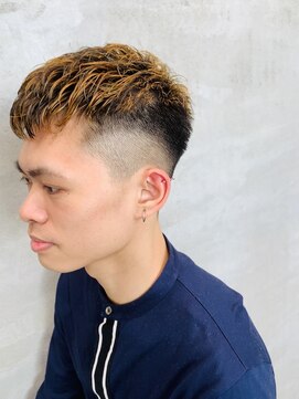 O ベリーショート&多めハイライトフェードブリーチカラー