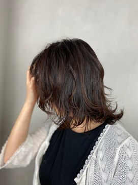 ラトリエ ブロカント 立川北口店(L'atelier BROCANTE) ふわミディ レイヤー 小顔 大人かわいい くせ毛風