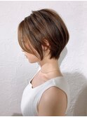 横顔美人ショート　カール