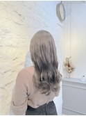 ワンカラーで透け感グレージュカラー