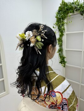 レナークアリア(LENAHC ARIA) ゆるふわハーフアップ