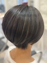 ヘアーデザインムーヴ(Hair design MOVE) 白髪ぼかしハイライト　ショートヘア