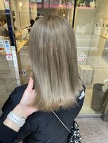 リタ(rita.)&nbsp;まつだてみすず☆ブリーチ1回~プラチナグレージュ