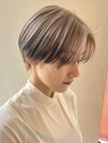 ヒビヲ(HIBIO)&nbsp;ハイトーンカラーミルクティーベージュタッセルボブダブルカラー