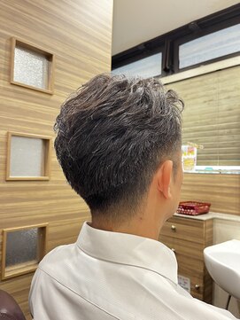 銀座マツナガ 神田店 40代50代爽やか清潔感刈り上げアイロンパーマ