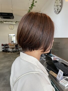 リノ 金山(Rino) デザインカラー/レイヤーカット/ウェットヘア/オリーブベージュ