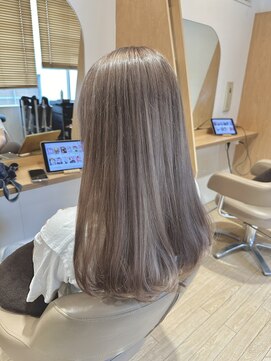 アンフィ 東京(Amphi) 【ケアブリーチでつくる!!ツヤ感ホワイトグレージュ♪】