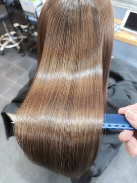 オンアンドオフ コウベ(ONandOFF KOBE) 広がりやすい髪に髪質改善ストレート