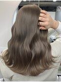 ヘーゼルベージュ　ブリーチなし　レイヤーカット　海外風