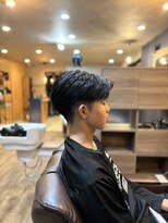 レベンディス(LEVENDIS) センターパートスタイル