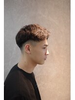 ザ クラン バイ ヘッドライト 仙台長町店(THE CLAN by HEADLIGHT) ナチュラルフェード/アップバング