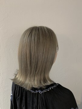 エイル 西梅田(eyl) ダブルカラー × ペールベージュ☆