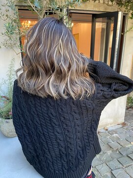 ディモアンド 表参道(Dimo&) ミニウルフ/インナーハイライト流れるレイヤー[表参道]