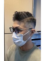 40代50代男性イケオジ　フェード渋い髪型　7:3スタイル