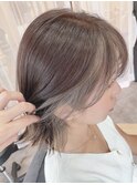 ホワイトグレージュ
