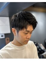 ツーブロック　刈り上げ　ビジネススタイル　ナチュラルスタイル
