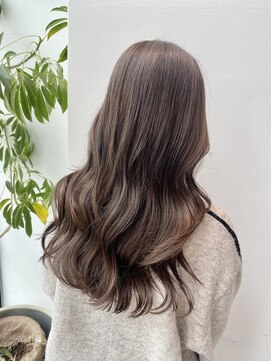 ステア ケース(stair case) ふんわりブラウンカラーロング艶巻き髪アレンジ前髪カット