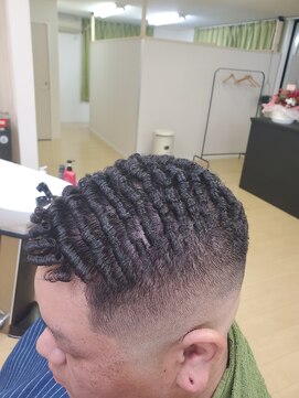 ハングアウト(Hangout) 濡れパン×スキンフェード