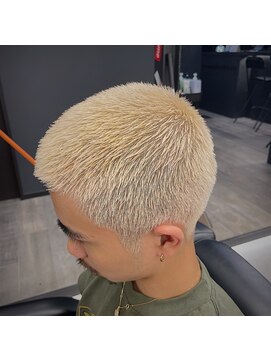 ダムディートウキョウ 心斎橋店(DAMDEE TOKYO) 金髪フェード