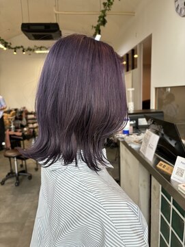 リノ 金山(Rino) デザインカラー/レイヤーカット/ウェットヘア/オリーブベージュ