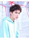 無造作なソフトツイストショート
