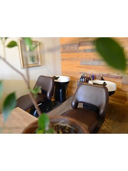 贅沢な40分にも及ぶヘッドスパでリフレッシュ♪髪のお悩みを解消し日頃の疲れも癒される至福のひとときを。