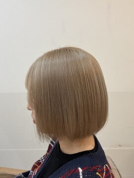 ラビス クローバー(Lovis clover) 〔NANA〕ホワイトミルクティー