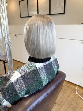 12/11【髪質改善ブリーチ】ホワイトブロンド【千代田彩夏】