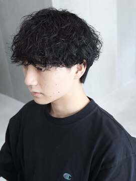 ホワイト(WHITE) 刈り上げなしマッシュ　波巻きスパイラル