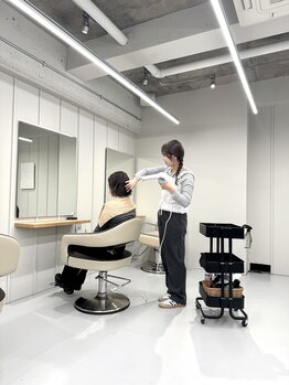 バルべス トーキョー(BARBES TOKYO)の写真/メイク・肌の色・服の好みなど、一人ひとりの魅力を引き出すアナタだけのヘアスタイルに◎［表参道］