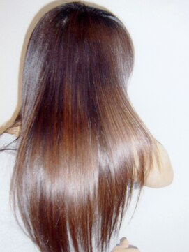 美容室ユアマージュ 47歳には見えない!髪が生まれ変わる縮毛矯正☆