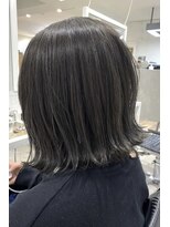 オウル(Owll) ◆◇透け感アッシュグレー 切りっぱなし外ハネボブ◇◆