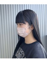 コクア オン(KOKUA ON)&nbsp;Wide bangs in blue-black and fashionable.