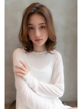 ドットハリス(.Hallis) 大人かわいい/小顔/ミディアムレイヤー/20代30代40代