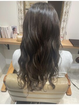 ココア グロウ(COCOA Glow) 暗めの透明感あるアッシュカラー