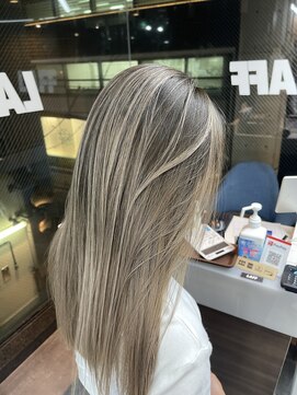 ラフ(LAFF) #バレイヤージュ#グレージュカラー#ボブウルフ#ココアベージュ