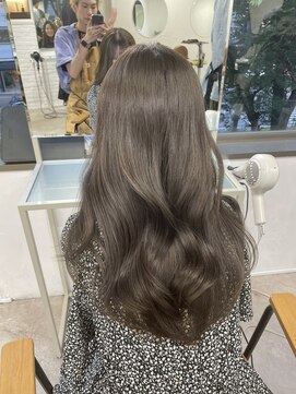 ムク 新宿(muc) ヌードグレージュ×ソフトレイヤーロング