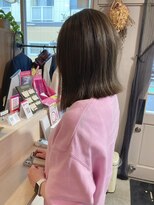 スアバイキキ(SuA by kiki.)&nbsp;黒髪/グレーベージュ/レイヤーロング/前髪パーマ[千葉]