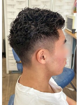 ルーツ(Roots) 直毛でもかけられる強めメンズパーマ