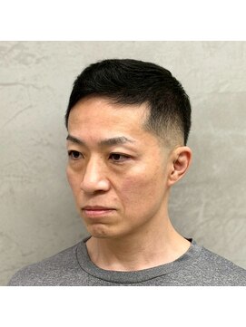 サームマン 人形町(SARM MAN) ビジネス/オフも清潔感で差をつけるフェードカット/刈り上げ