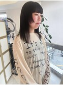 ワイドバング×ぱつっと顔まわりカットストレート
