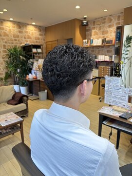 ヘアリゾートハピネス メンズパーマ