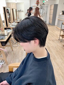 ネオリーブ クーロ メゾン 横浜(Neolive curro Maison) 韓国マッシュ　センターパートフェザーパーマ　MEN’S HAIR