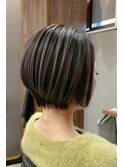 前下がりショートボブ×ハイライト
